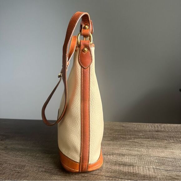 Vintage Dooney & Bourke All Weather Leather Handbag Shoulder Hobo Bag Purse - Picture 4 of 14